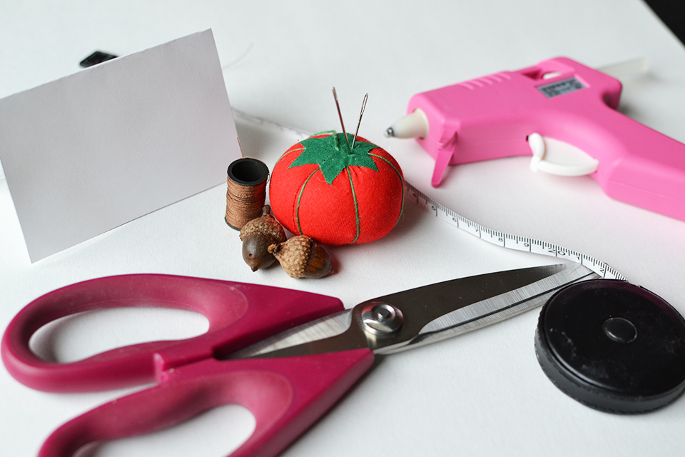 DIY Acorn Place Cards