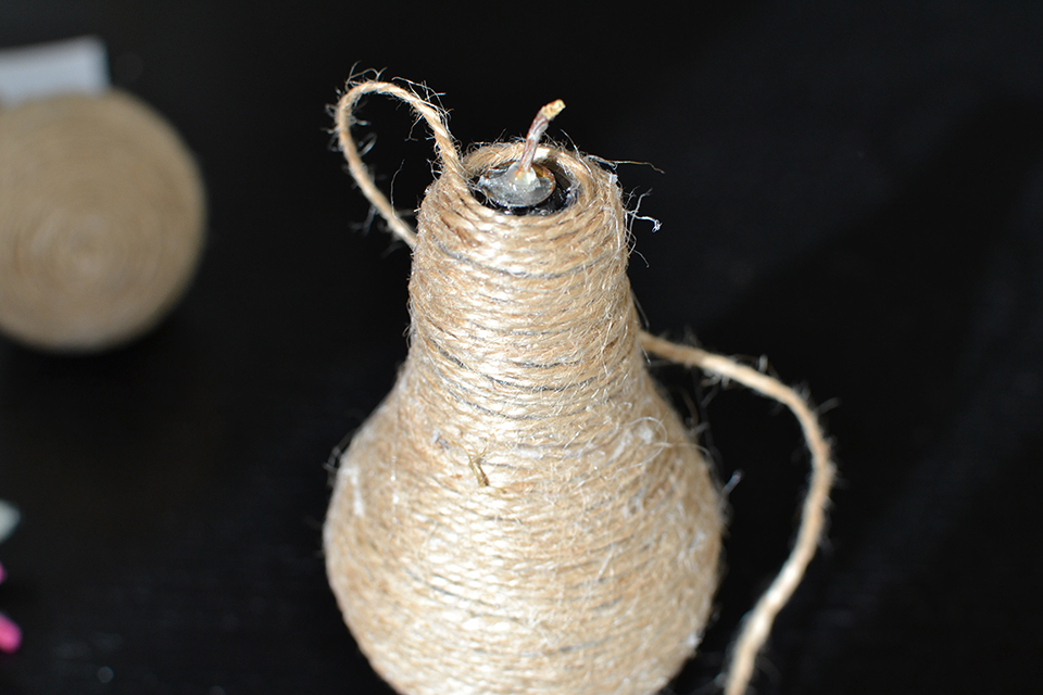 DIY Twine Light Bulb Pears DIY Twine Light Bulb Pears