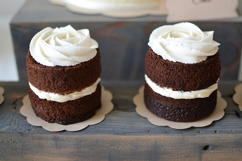 Mini Rose Cakes Mini Rose Cakes