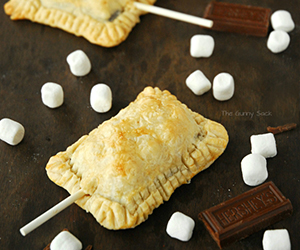 S'mores Pie Pops