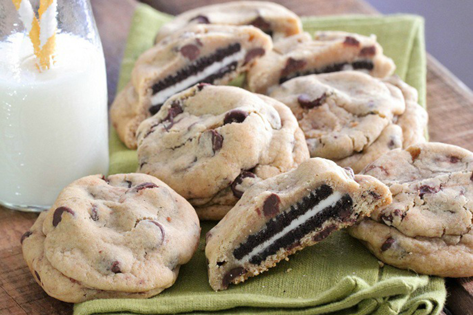 Oreo Stuffed Chocolate Chip Cookies