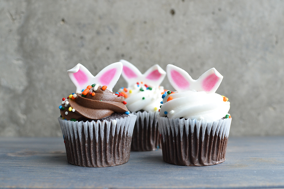 Fondant Bunny Ears Cupcake Toppers Tutorial