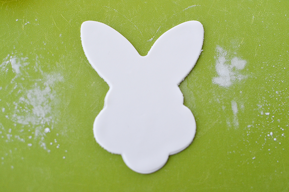 Fondant Bunny Ears Cupcake Toppers Tutorial