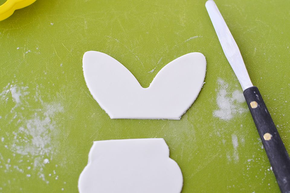 Fondant Bunny Ears Cupcake Toppers Tutorial