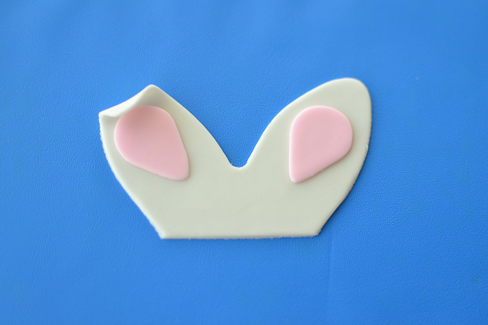 Fondant Bunny Ears Cupcake Toppers Tutorial