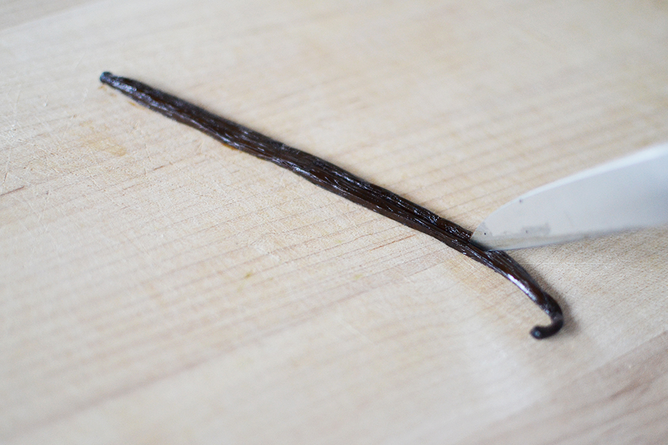 Homemade Vanilla Extract Tutorial