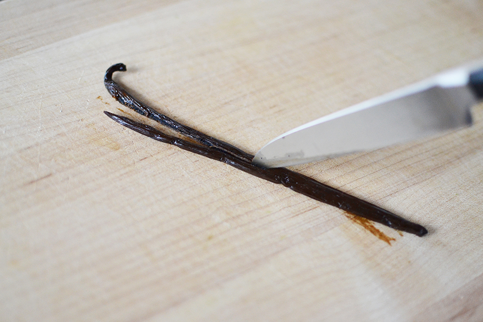 Homemade Vanilla Extract Tutorial