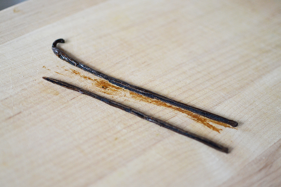 Homemade Vanilla Extract Tutorial