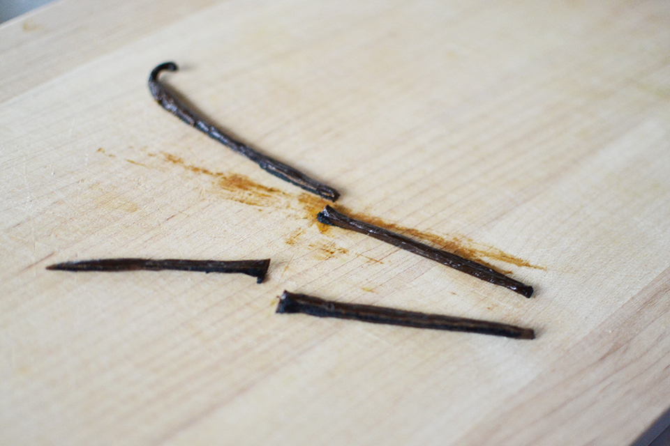 Homemade Vanilla Extract Tutorial