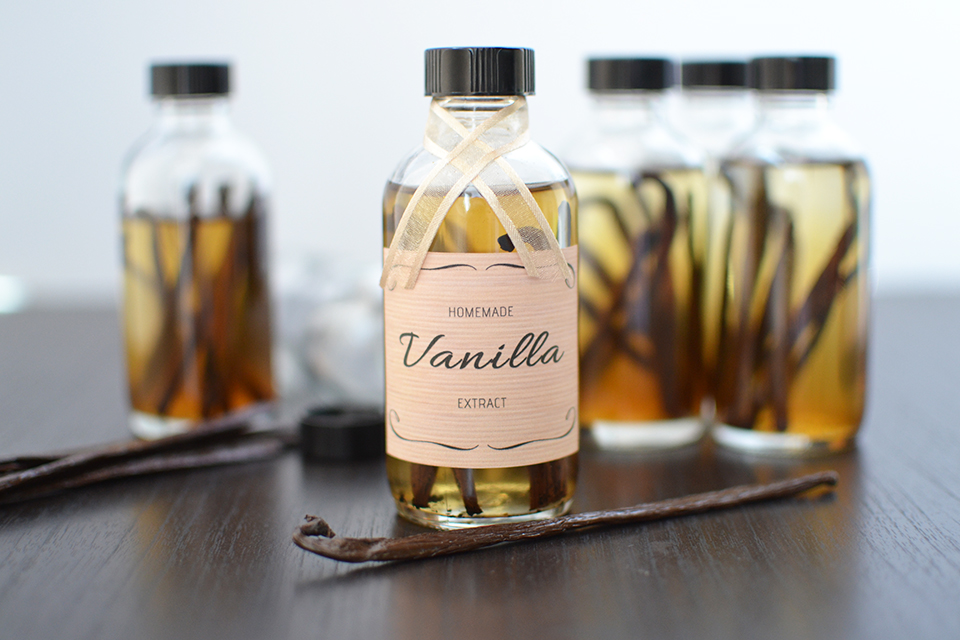 Homemade Vanilla Extract Tutorial