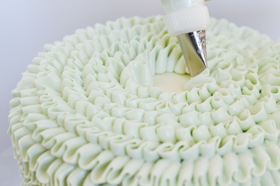 Ribbon Cake Tutorial, Piping With A Petal Tip