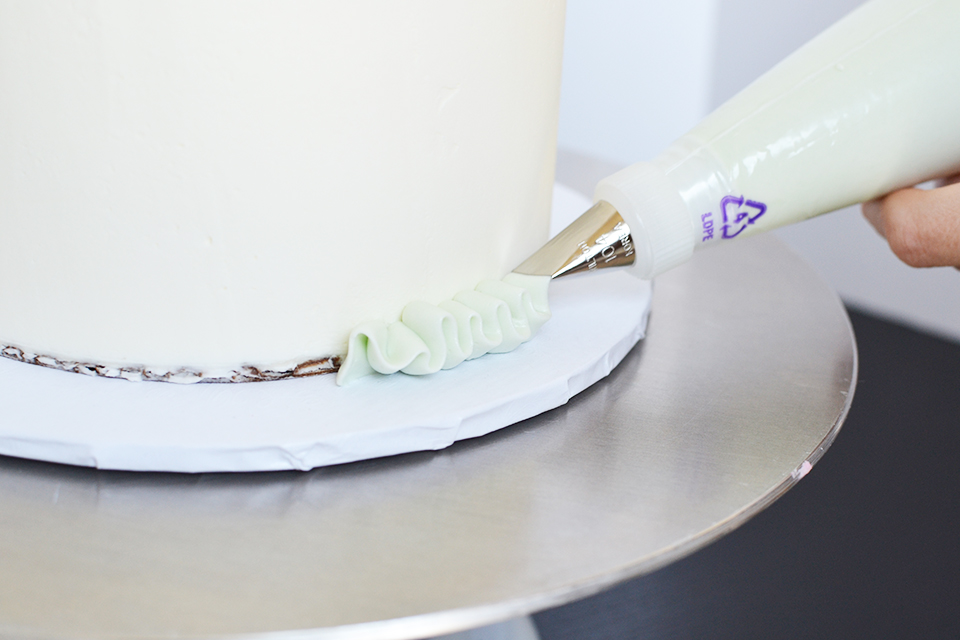 Ribbon Cake Tutorial, Piping With A Petal Tip Ribbon Cake Tutorial, Piping With A Petal Tip