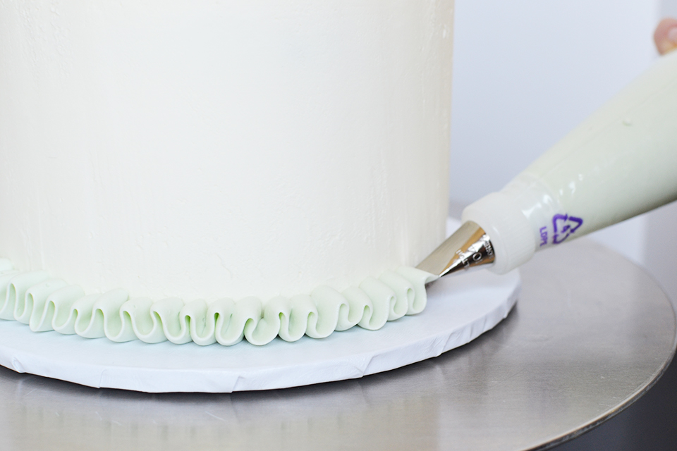 Ribbon Cake Tutorial, Piping With A Petal Tip