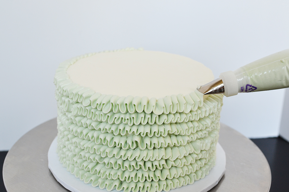 Ribbon Cake Tutorial, Piping With A Petal Tip