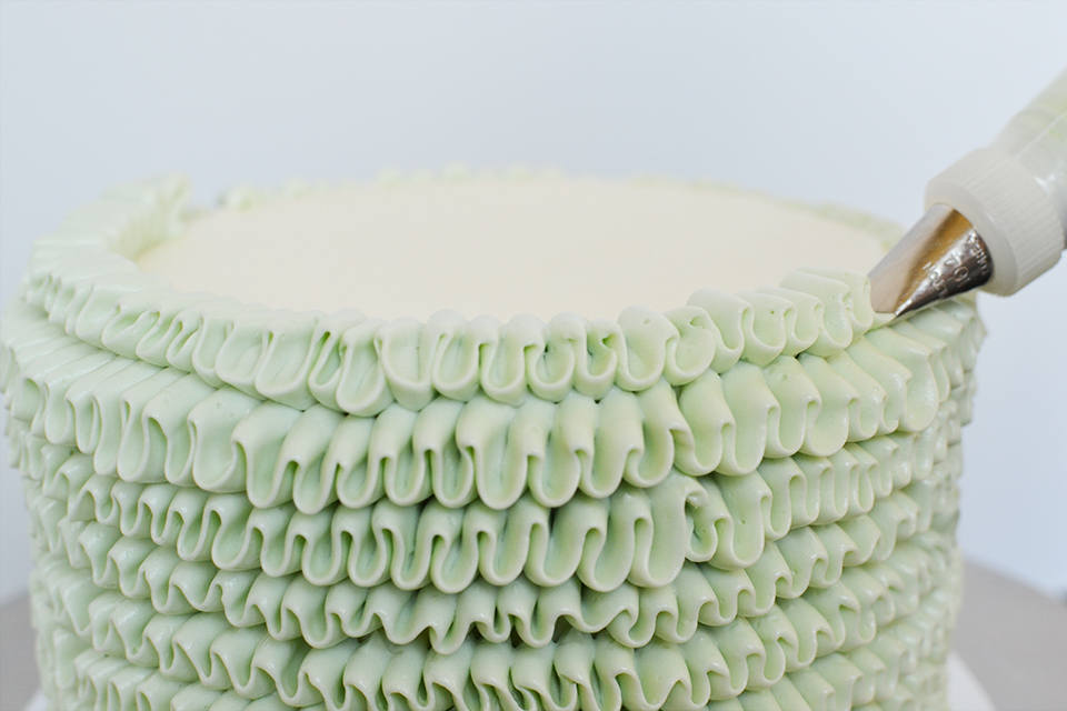 Ribbon Cake Tutorial, Piping With A Petal Tip