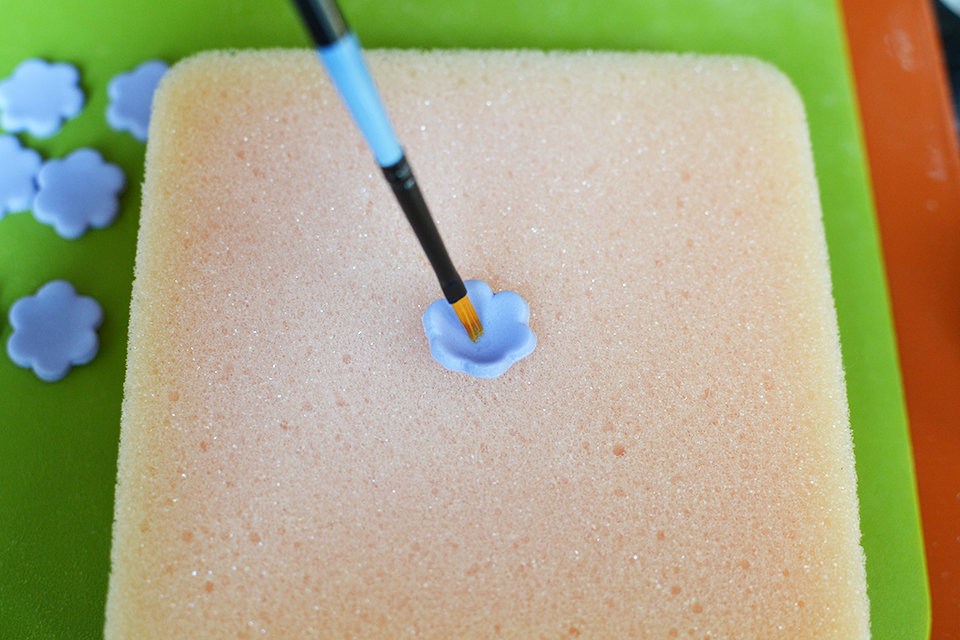 Fondant Blossoms Tutorial How to Make Simple Fondant Blossoms By Sweet