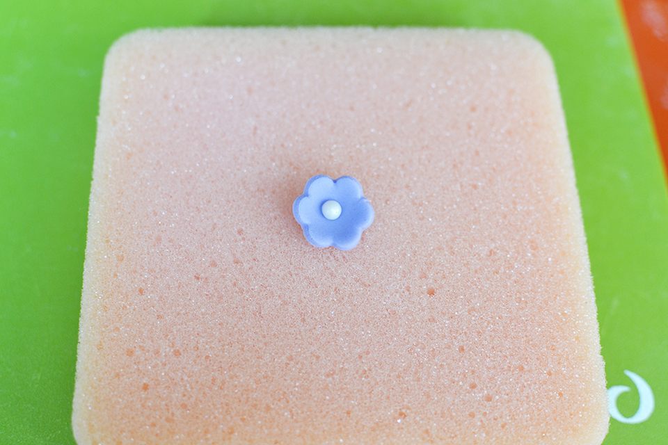Fondant Blossoms Tutorial How to Make Simple Fondant Blossoms By Sweet