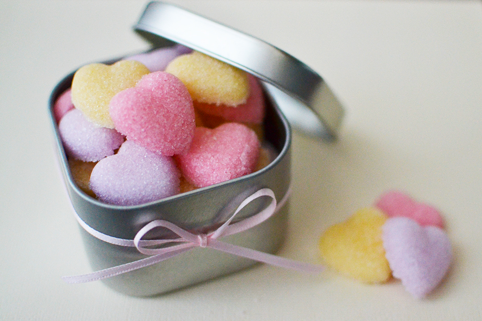 100 PINK /WHITE HEARTS SHAPED SUGAR CUBES FOR SPECIAL  OCCASIONS 